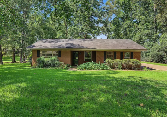 Homes for sale in Haughton, LA | 9321 Dogwood Trl, Haughton, LA 71037 | MLS# 21330930