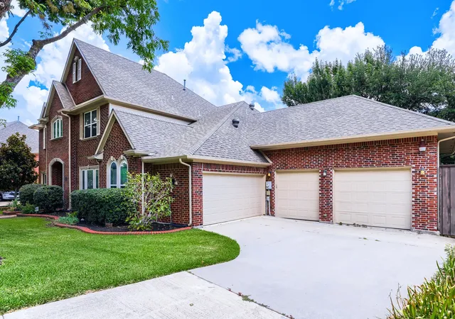 Photo 2 of Sale Pending at 3011 Saint Germain Dr, Mc Kinney, TX 75070 | MLS# 21249079 | Listing updated on 2026-08-24