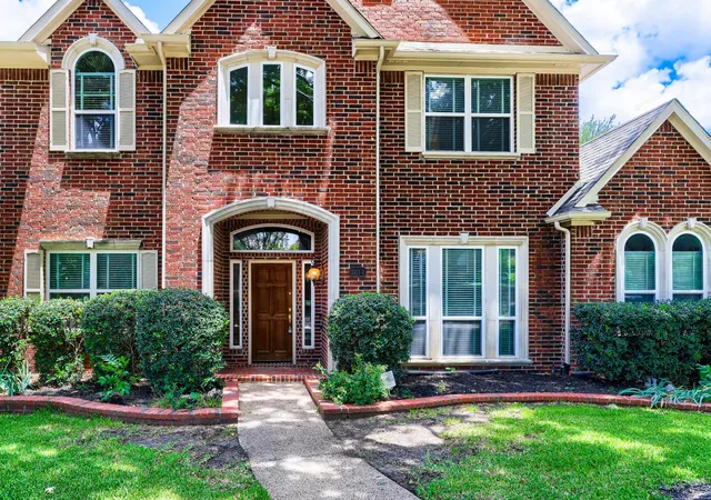 Photo 3 of Sale Pending at 3011 Saint Germain Dr, Mc Kinney, TX 75070 | MLS# 21249079 | Listing updated on 2026-08-24