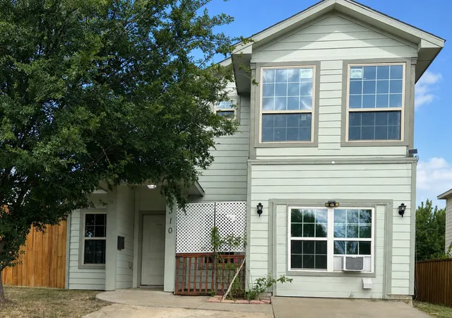 Photo 1 of Sale Pending at 310 S Justin Ave, Dallas, TX 75211 | MLS# 21332545 | Listing updated on 2026-10-01
