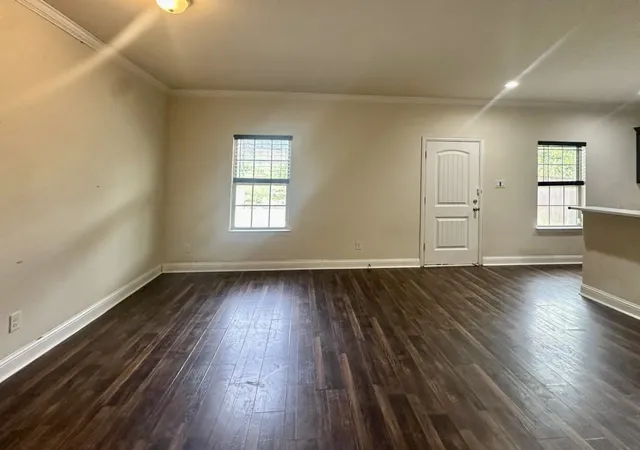 Photo 3 of Sale Pending at 310 S Justin Ave, Dallas, TX 75211 | MLS# 21332545 | Listing updated on 2026-10-01