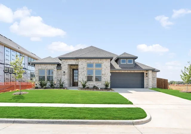 Photo 1 of Sale Pending at 232 Fireberry Dr, Glenn Heights, TX 75154 | MLS# 21332340 | Listing updated on 2026-09-29