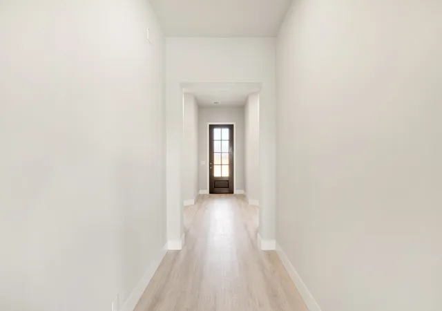 Photo 4 of Sale Pending at 232 Fireberry Dr, Glenn Heights, TX 75154 | MLS# 21332340 | Listing updated on 2026-09-29