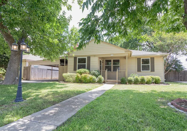 Photo 1 of Single family home for sale at 2517 Littlepage St, Fort Worth, TX 76107 | MLS# 21331837 | Listing updated on 2026-07-23