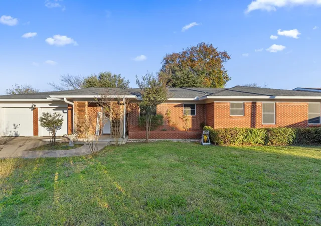 Photo 4 of Single family home for sale at 1802 N Waddill St, Mc Kinney, TX 75069 | MLS# 21330258 | Listing updated on 2026-08-03