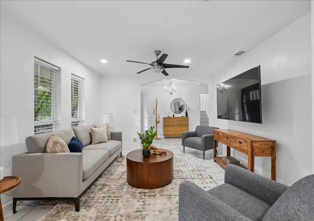 Photo 3 of Single family home for sale at 3808 Hastings Dr, Arlington, TX 76013 | MLS# 21323981 | Listing updated on 2026-08-30