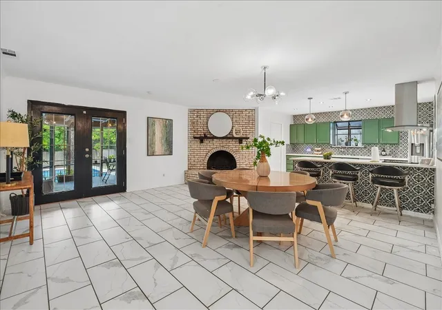 Photo 3 of Single family home for sale at 3808 Hastings Dr, Arlington, TX 76013 | MLS# 21323981 | Listing updated on 2026-08-30
