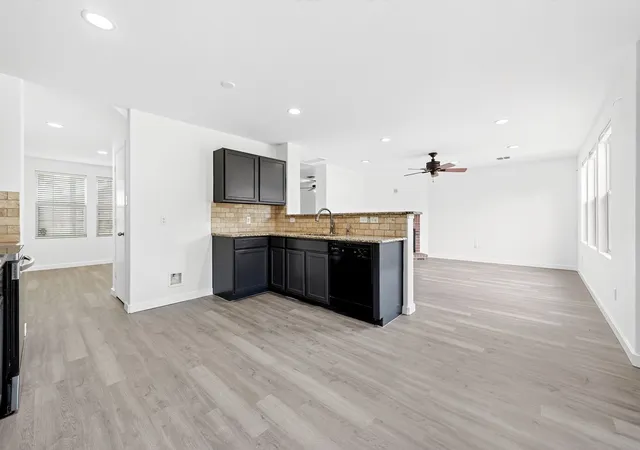 Photo 3 of Single family home for sale at 904 Silver Sage Dr, Wylie, TX 75098 | MLS# 21332738 | Listing updated on 2026-08-20
