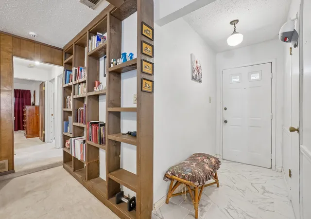 Photo 2 of Single family home for sale at 813 Blue Ridge Trl, Fort Worth, TX 76179 | MLS# 21331765 | Listing updated on 2026-07-23