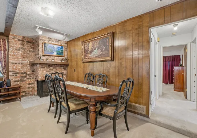 Photo 3 of Single family home for sale at 813 Blue Ridge Trl, Fort Worth, TX 76179 | MLS# 21331765 | Listing updated on 2026-07-23