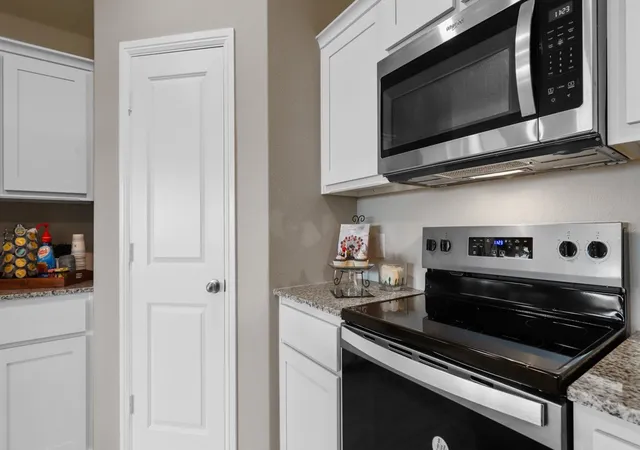 Photo 4 of Sale Pending at 1252 Hollyn Dr, Decatur, TX 76234 | MLS# 21331061 | Listing updated on 2026-08-31