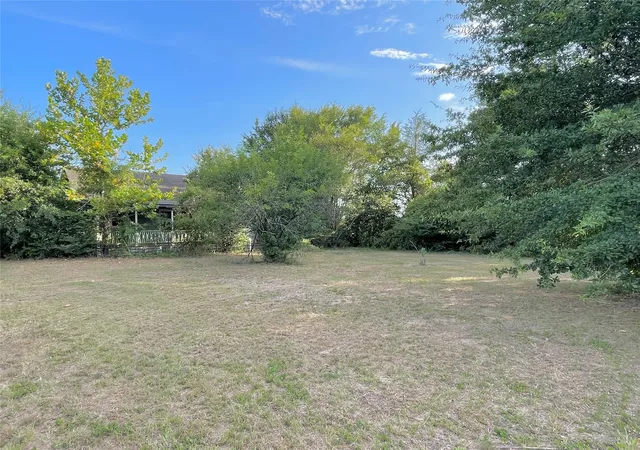 Photo 3 of Single family home for sale at 802 Gardner Dr, Palestine, TX 75803 | MLS# 21332791 | Listing updated on 2026-08-03