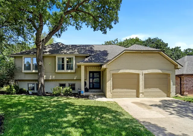 Homes for sale in North Richland Hills, TX | 6813 Parkwood Dr, North Richland Hills, TX 76182 | MLS# 21329034