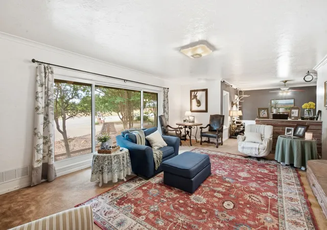 Photo 3 of Single family home for sale at 904 W Belknap St, Jacksboro, TX 76458 | MLS# 21332584 | Listing updated on 2026-09-04