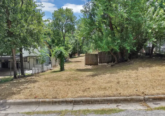 Photo 1 of Land for sale at 5307 Lovell Ave, Fort Worth, TX 76107 | MLS# 21332321 | Listing updated on 2026-07-17