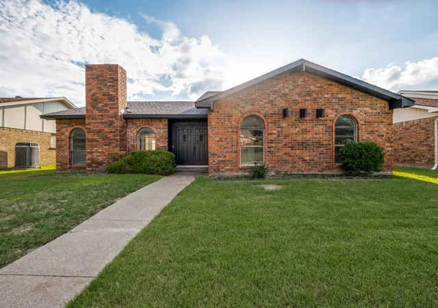 Photo 1 of Single family home for sale at 1910 Rambling Ridge Ln, Carrollton, TX 75007 | MLS# 21332020 | Listing updated on 2026-09-16