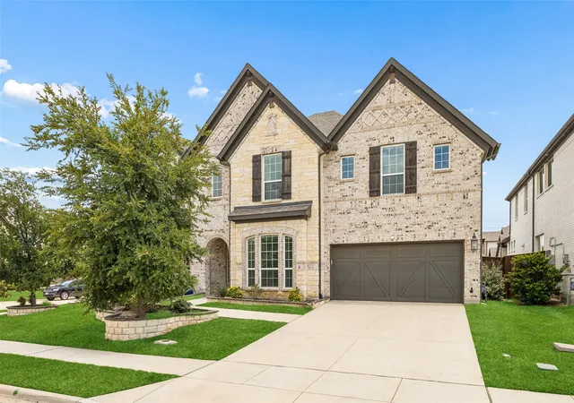Photo 2 of Single family home for sale at 7124 Antelope Dr, Argyle, TX 76226 | MLS# 21328118 | Listing updated on 2026-08-22