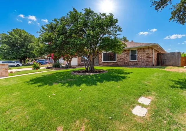 Homes for sale in North Richland Hills, TX | 7304 Shady Hollow Ln, North Richland Hills, TX 76182 | MLS# 21306656