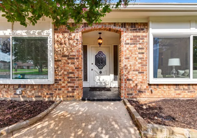 Homes for sale in North Richland Hills, TX | 7304 Shady Hollow Ln, North Richland Hills, TX 76182 | MLS# 21306656