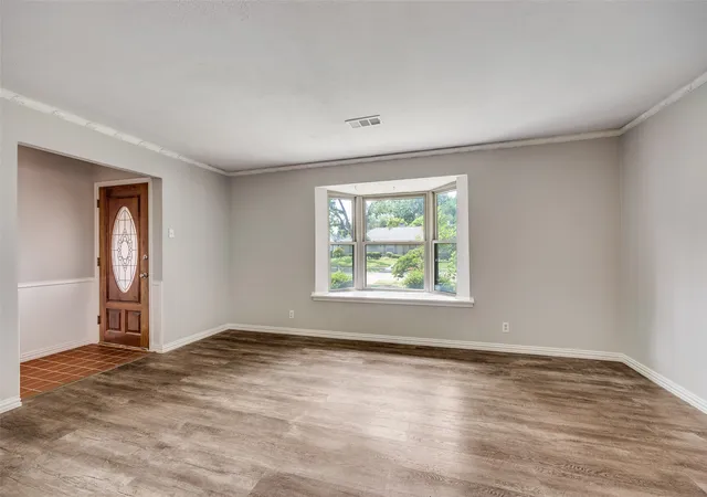 Photo 4 of Single family home for sale at 530 Parkview Ln, Richardson, TX 75080 | MLS# 21332242 | Listing updated on 2026-08-19
