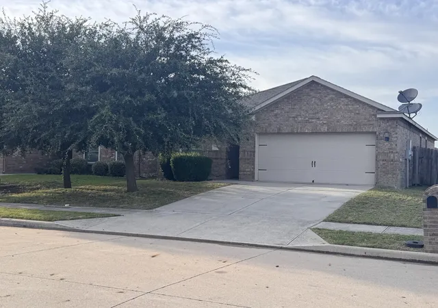 Photo 2 of Single family home for sale at 231 Lamont Rd, Anna, TX 75409 | MLS# 21332910 | Listing updated on 2026-07-17