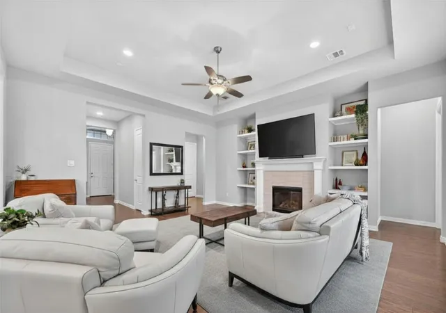 Photo 4 of Single family home for sale at 713 Rous Falls Dr, Mc Kinney, TX 75071 | MLS# 21332333 | Listing updated on 2026-10-07
