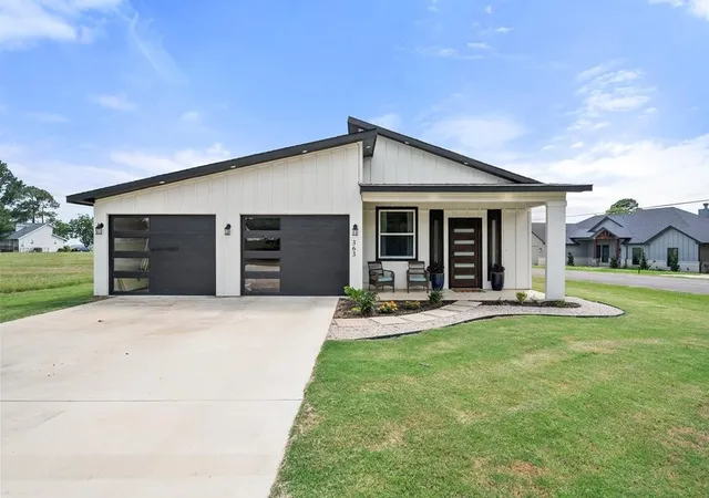 Photo 1 of Single family home for sale at 363 Cross Tie Ranch Rd, Trinidad, TX 75163 | MLS# 21332623 | Listing updated on 2026-08-25