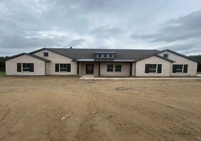 Photo 1 of Single family home for sale at 1007 Perrin Ln, Van Alstyne, TX 75495 | MLS# 21330127 | Listing updated on 2026-10-04