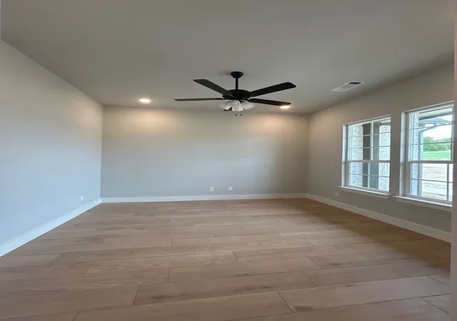 Photo 3 of Single family home for sale at 1007 Perrin Ln, Van Alstyne, TX 75495 | MLS# 21330127 | Listing updated on 2026-10-04