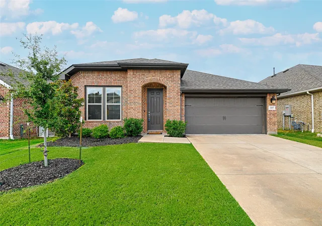 Photo 2 of Single family home for sale at 1809 Arbor Dr, Forney, TX 75126 | MLS# 21330987 | Listing updated on 2026-07-17