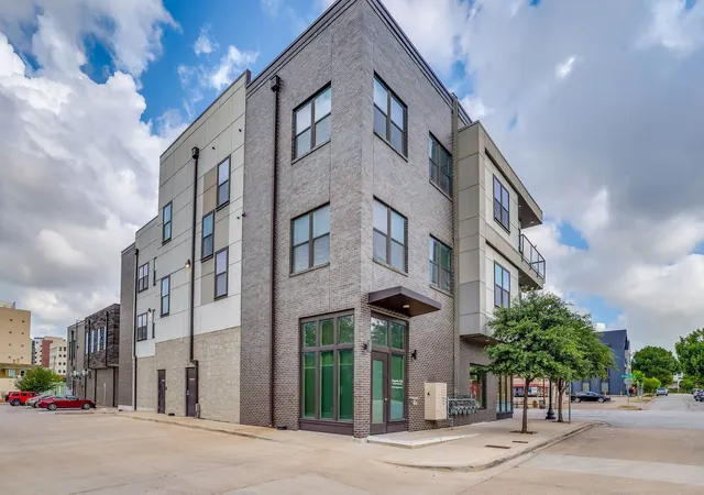 Photo 2 of Condo for sale at 1455 W Magnolia Ave #203, Fort Worth, TX 76104 | MLS# 21325512 | Listing updated on 2026-08-20