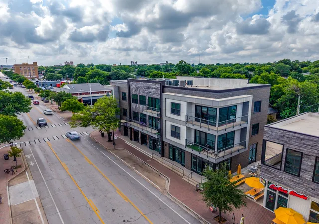Photo 3 of Condo for sale at 1455 W Magnolia Ave #203, Fort Worth, TX 76104 | MLS# 21325512 | Listing updated on 2026-08-20