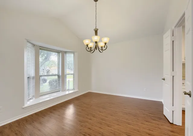 Photo 4 of Single family home for sale at 11 Kim Ct, Mansfield, TX 76063 | MLS# 21284666 | Listing updated on 2026-10-02