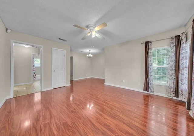 5th image of 1005 Clarence St W, Fort Worth, TX 76117 | MLS# 21333026