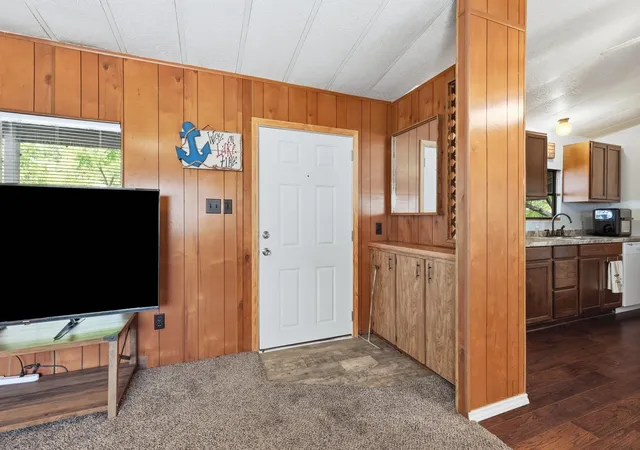 Photo 3 of Single family home for sale at 4417 Wildwood Cir, Granbury, TX 76049 | MLS# 21329808 | Listing updated on 2026-07-17