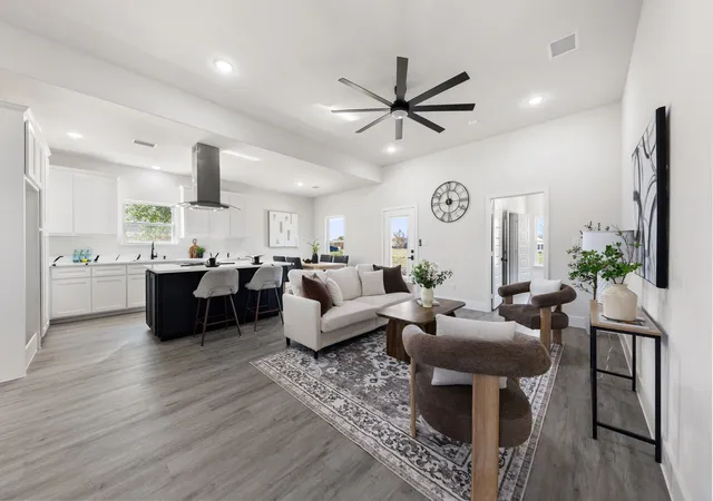 Photo 3 of Single family home for sale at 315 Windjammer Rd, Gun Barrel City, TX 75156 | MLS# 21333043 | Listing updated on 2026-09-24
