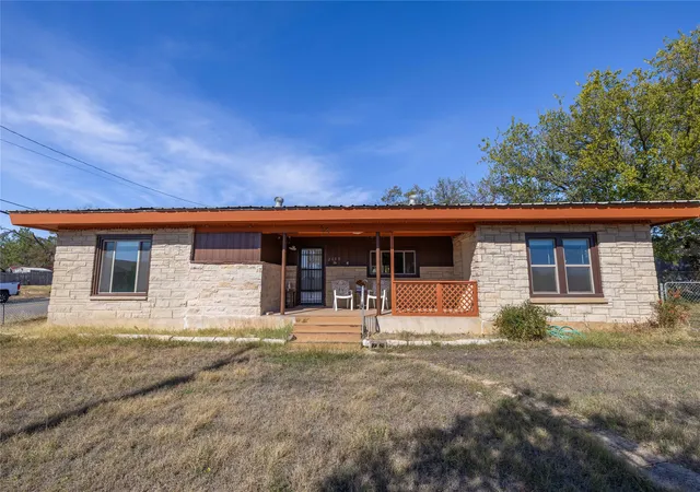 Photo 1 of Single family home for sale at 2609 Coggin Ave, Brownwood, TX 76801 | MLS# 21329669 | Listing updated on 2026-08-18