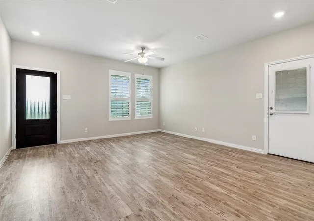 Photo 4 of Single family home for sale at 7526 Ezra Mews, Rowlett, TX 75089 | MLS# 21326813 | Listing updated on 2026-09-26