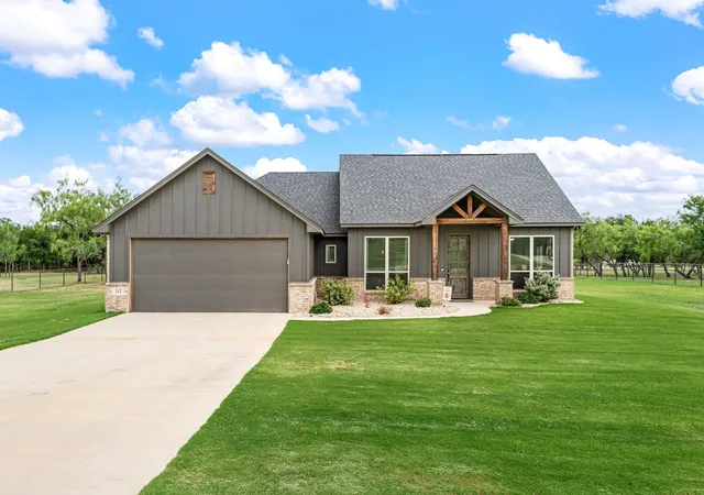 Photo 1 of Single family home for sale at 212 Jimmy Ln, Millsap, TX 76066 | MLS# 21331415 | Listing updated on 2026-08-24