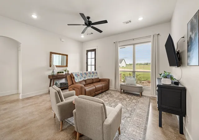 Photo 4 of Single family home for sale at 212 Jimmy Ln, Millsap, TX 76066 | MLS# 21331415 | Listing updated on 2026-08-24