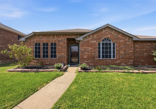 Photo 2 of Sale Pending at 1825 Mason Way, Lancaster, TX 75134 | MLS# 21332967 | Listing updated on 2026-08-03