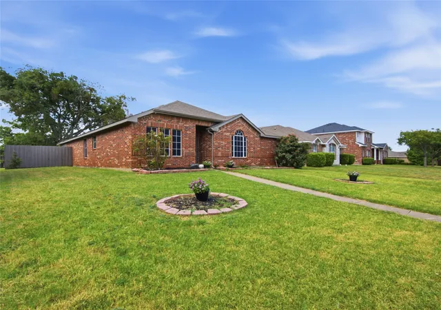 Photo 3 of Sale Pending at 1825 Mason Way, Lancaster, TX 75134 | MLS# 21332967 | Listing updated on 2026-08-03