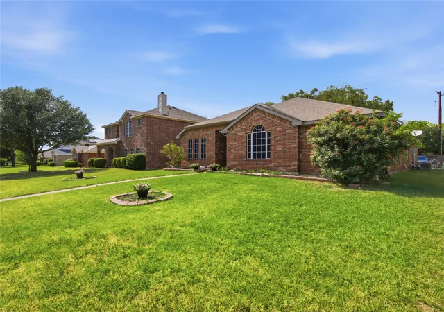 Photo 3 of Sale Pending at 1825 Mason Way, Lancaster, TX 75134 | MLS# 21332967 | Listing updated on 2026-08-03