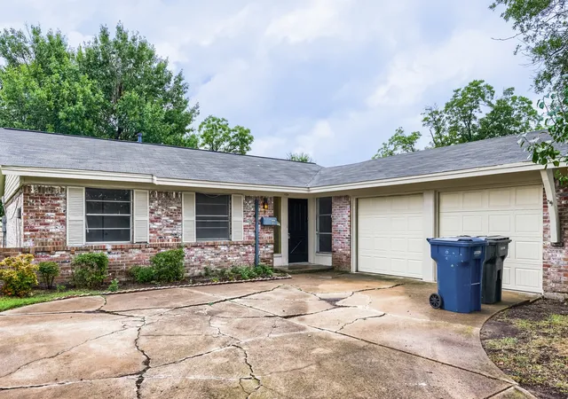 Photo 3 of Single family home for sale at 1106 Intervale Dr, Garland, TX 75043 | MLS# 21330765 | Listing updated on 2026-08-22