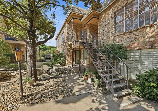 Photo 2 of Condo for sale at 4415 S Bellaire Dr S #202S, Fort Worth, TX 76109 | MLS# 21327635 | Listing updated on 2026-08-31