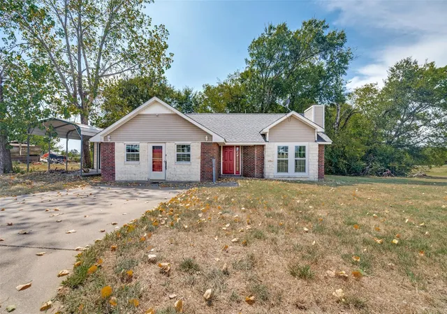Photo 1 of Single family home for sale at 320 Egret Cir, Point, TX 75472 | MLS# 21333230 | Listing updated on 2026-07-17