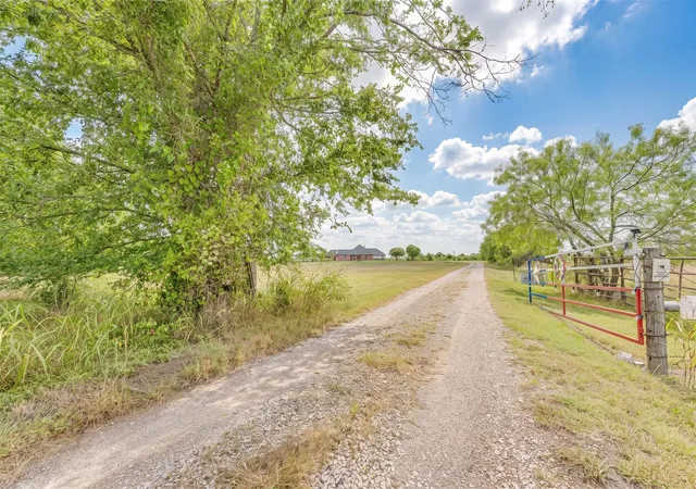 Photo 2 of Single family home for sale at 1155 Boase Wy, Royse City, TX 75189 | MLS# 21332573 | Listing updated on 2026-10-01