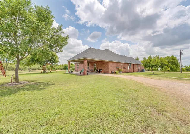 Photo 3 of Single family home for sale at 1155 Boase Wy, Royse City, TX 75189 | MLS# 21332573 | Listing updated on 2026-10-01