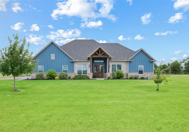 Photo 1 of Single family home for sale at 140 Clayton Xing, Springtown, TX 76082 | MLS# 21333247 | Listing updated on 2026-08-28