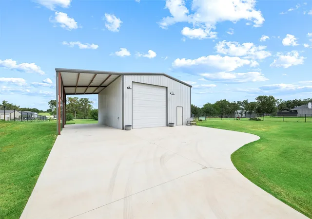 Photo 3 of Single family home for sale at 140 Clayton Xing, Springtown, TX 76082 | MLS# 21333247 | Listing updated on 2026-08-28